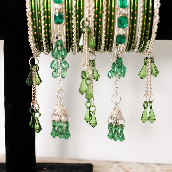 Women's Pakistani Indian Glass/Metal Bangles (Choorian) - Picture 3 of 4